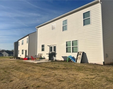 167 Fernbrook Trail - Photo Thumbnail 19