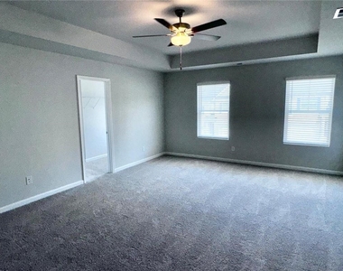 2618 Swan Lake Drive - Photo Thumbnail 3