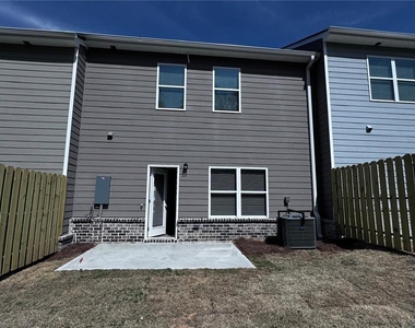 2618 Swan Lake Drive - Photo Thumbnail 14