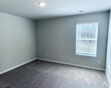 2618 Swan Lake Drive - Photo Thumbnail 8