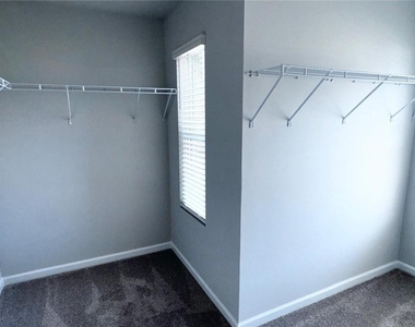 2618 Swan Lake Drive - Photo Thumbnail 9