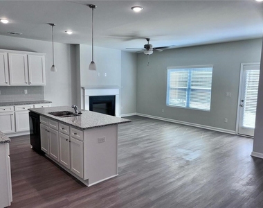 2618 Swan Lake Drive - Photo Thumbnail 5