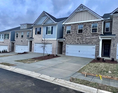 2618 Swan Lake Drive - Photo Thumbnail 13