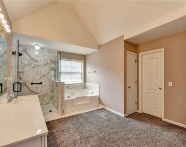 2899 Savannah Walk Lane - Photo Thumbnail 18