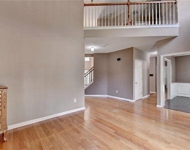 2899 Savannah Walk Lane - Photo Thumbnail 4