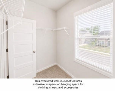 5365 Windridge Parkway - Photo Thumbnail 16