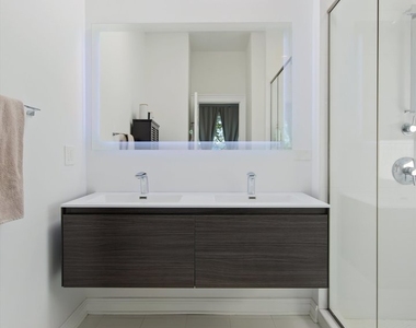 2027 W Race Avenue - Photo Thumbnail 10