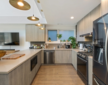 2027 W Race Avenue - Photo Thumbnail 4