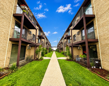 7214 W Wrightwood Avenue - Photo Thumbnail 1