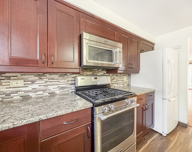 7214 W Wrightwood Avenue - Photo Thumbnail 6