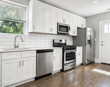 1901 W 21st Place - Photo Thumbnail 1