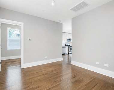 1901 W 21st Place - Photo Thumbnail 3