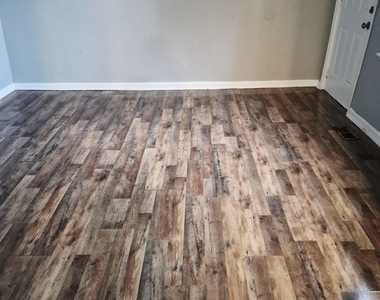 1133 E 81st Street - Photo Thumbnail 6