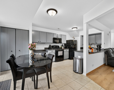 939 Four Seasons Boulevard - Photo Thumbnail 13