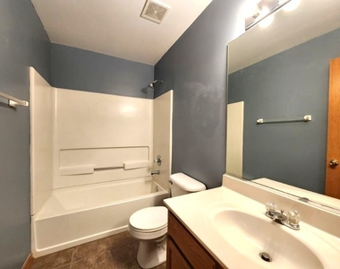1804 Parkside Drive - Photo Thumbnail 13