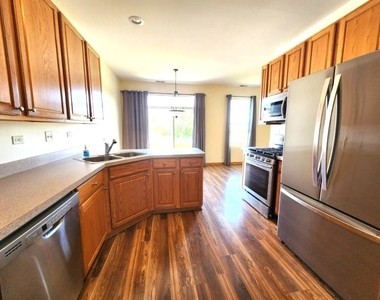 1804 Parkside Drive - Photo Thumbnail 3