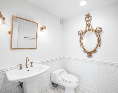 100 E Huron Street - Photo Thumbnail 14