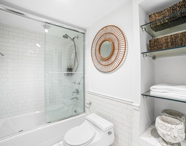 100 E Huron Street - Photo Thumbnail 23