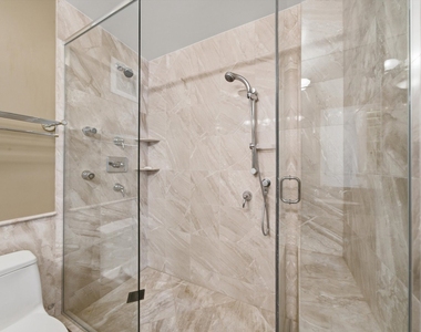 111 E Chestnut Street - Photo Thumbnail 13