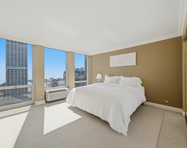 111 E Chestnut Street - Photo Thumbnail 2