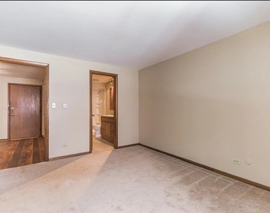 2325 N Neva Avenue - Photo Thumbnail 10
