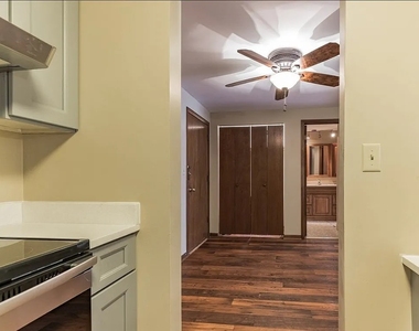 2325 N Neva Avenue - Photo Thumbnail 9