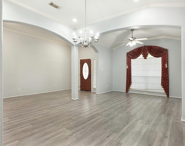 2910 Lemmingham Drive - Photo Thumbnail 4