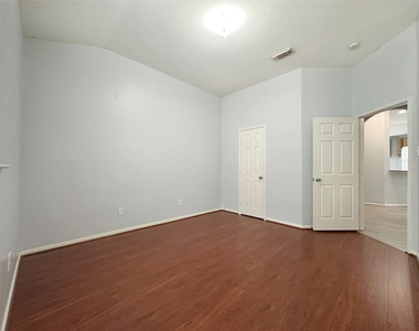 2910 Lemmingham Drive - Photo Thumbnail 12