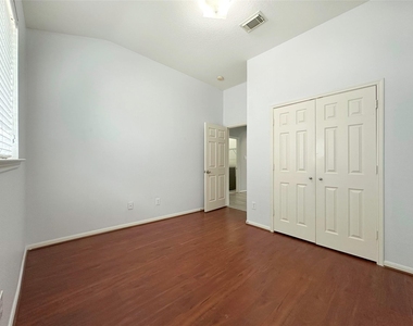 2910 Lemmingham Drive - Photo Thumbnail 15