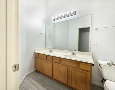 2910 Lemmingham Drive - Photo Thumbnail 18