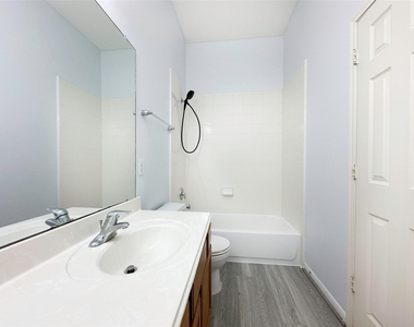 2910 Lemmingham Drive - Photo Thumbnail 19