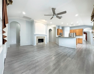 2910 Lemmingham Drive - Photo Thumbnail 8