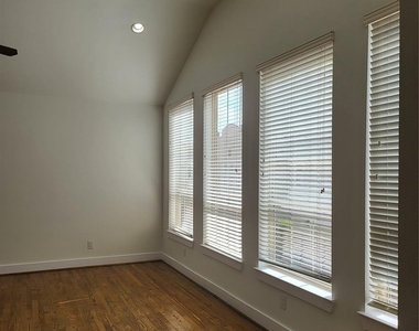 2423 Roufa Road - Photo Thumbnail 20