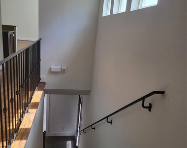 2423 Roufa Road - Photo Thumbnail 11