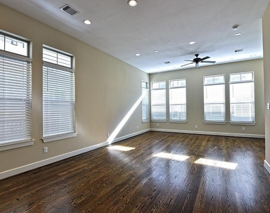 2441 Charleston Street - Photo Thumbnail 10