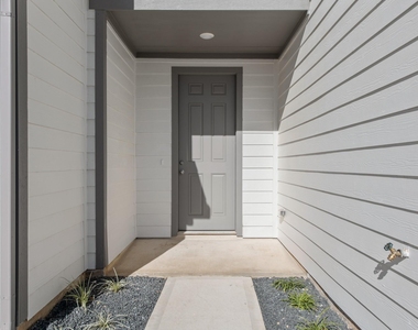 27806 Western Creek Court - Photo Thumbnail 22