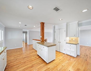 3115 Glen Haven Boulevard - Photo Thumbnail 5