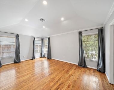 3115 Glen Haven Boulevard - Photo Thumbnail 10