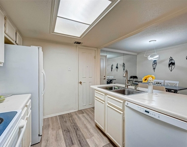 1908 Augusta Drive - Photo Thumbnail 20