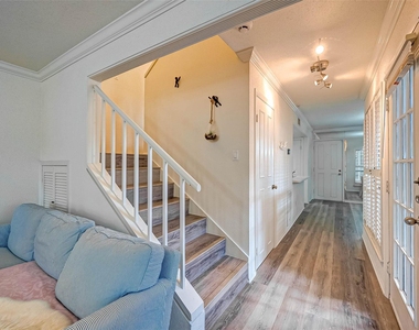 1908 Augusta Drive - Photo Thumbnail 5
