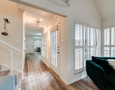 1908 Augusta Drive - Photo Thumbnail 4