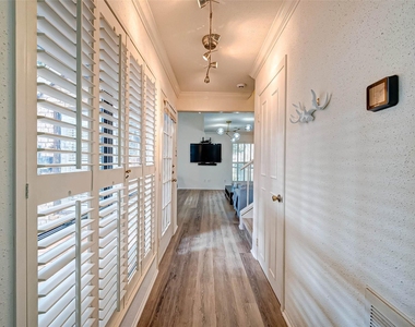 1908 Augusta Drive - Photo Thumbnail 11