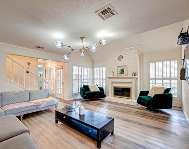 1908 Augusta Drive - Photo Thumbnail 7