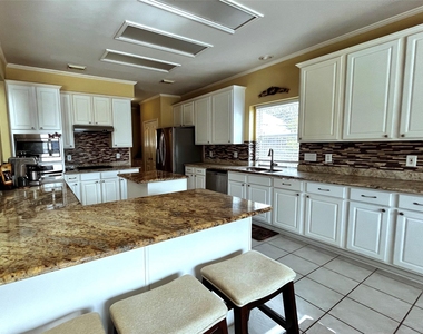 403 Green Stone Court - Photo Thumbnail 5