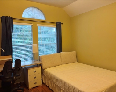 403 Green Stone Court - Photo Thumbnail 13