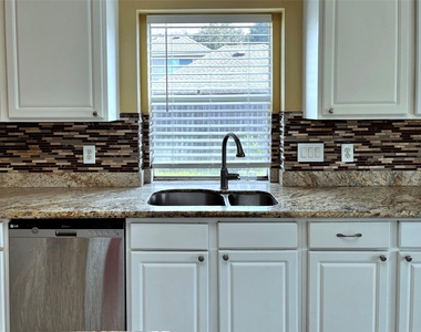 403 Green Stone Court - Photo Thumbnail 9