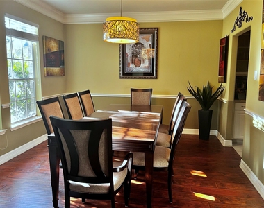 403 Green Stone Court - Photo Thumbnail 8