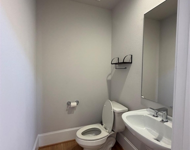 824 Cage Street - Photo Thumbnail 9