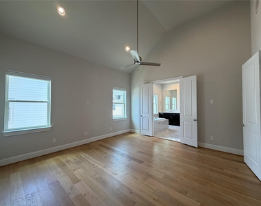 824 Cage Street - Photo Thumbnail 12