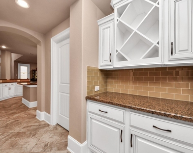 2895 Ragusa Lane - Photo Thumbnail 13
